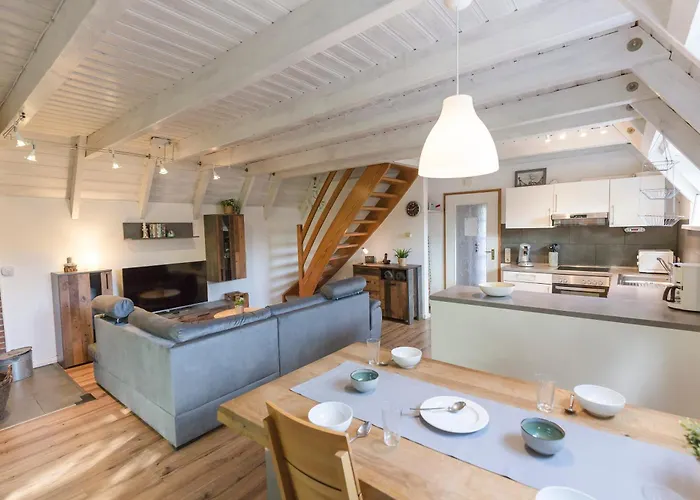 بيت للعطل Opi Huck Stroot 42 *